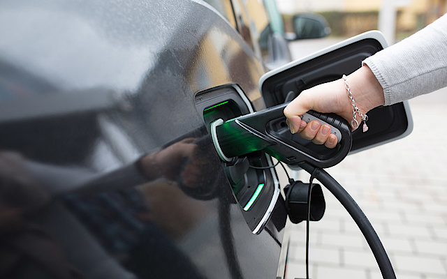 Elektro­mobilität bei Elektrotechnik Kuttenlochner GmbH in Eching-Kronwinkl