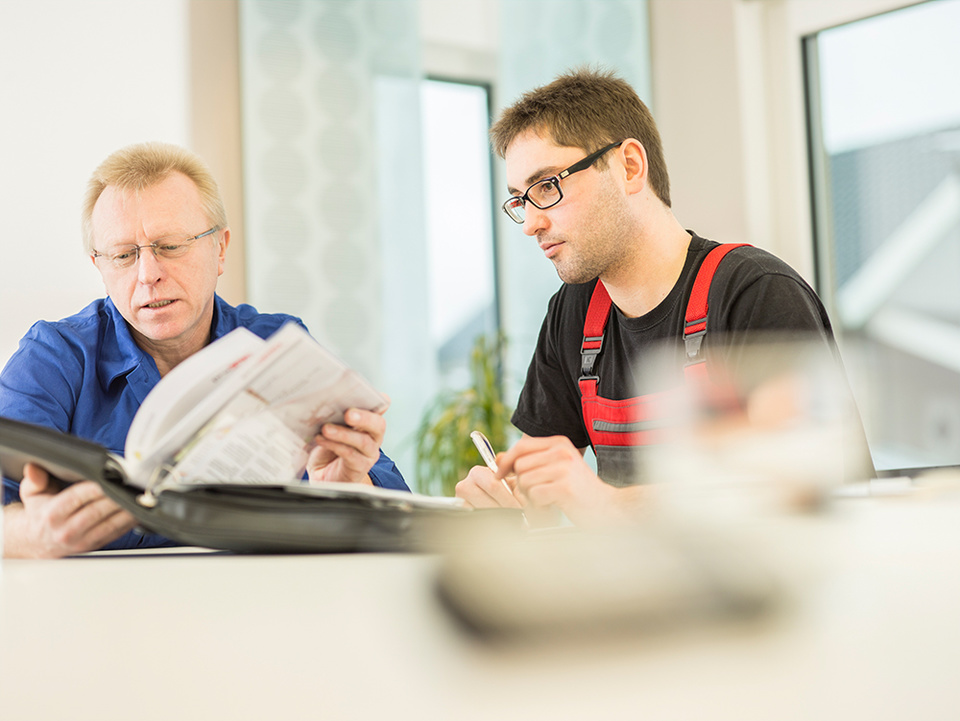 C F021889 bei Elektrotechnik Kuttenlochner GmbH in Eching-Kronwinkl