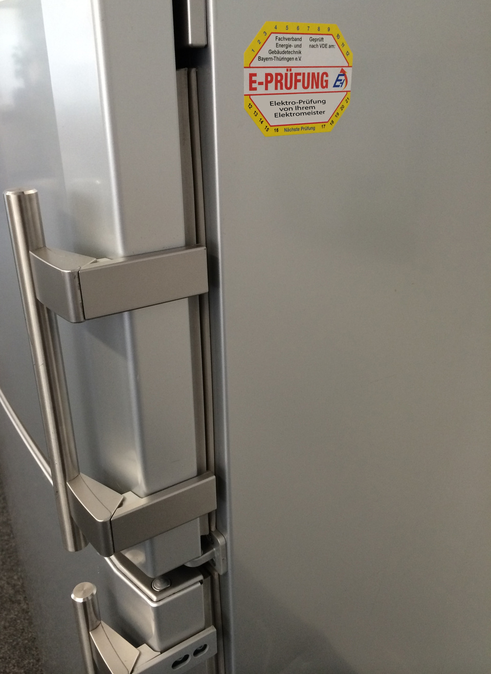 Bild E Pruefung m bei Kuttenlochner Elektrotechnik in Eching-Kronwinkl